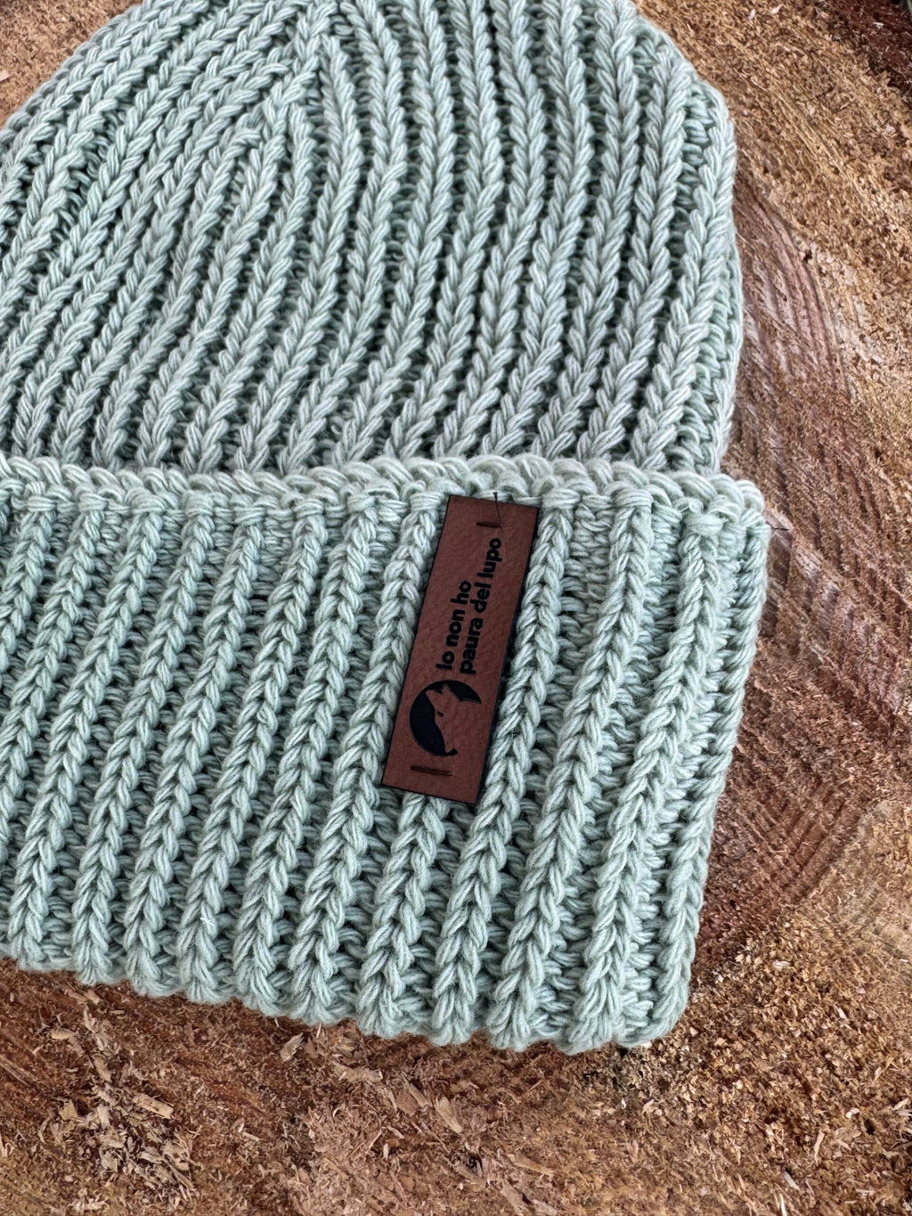 Berretto in lana naturale VERDE (colorato con tinture vegetali)
