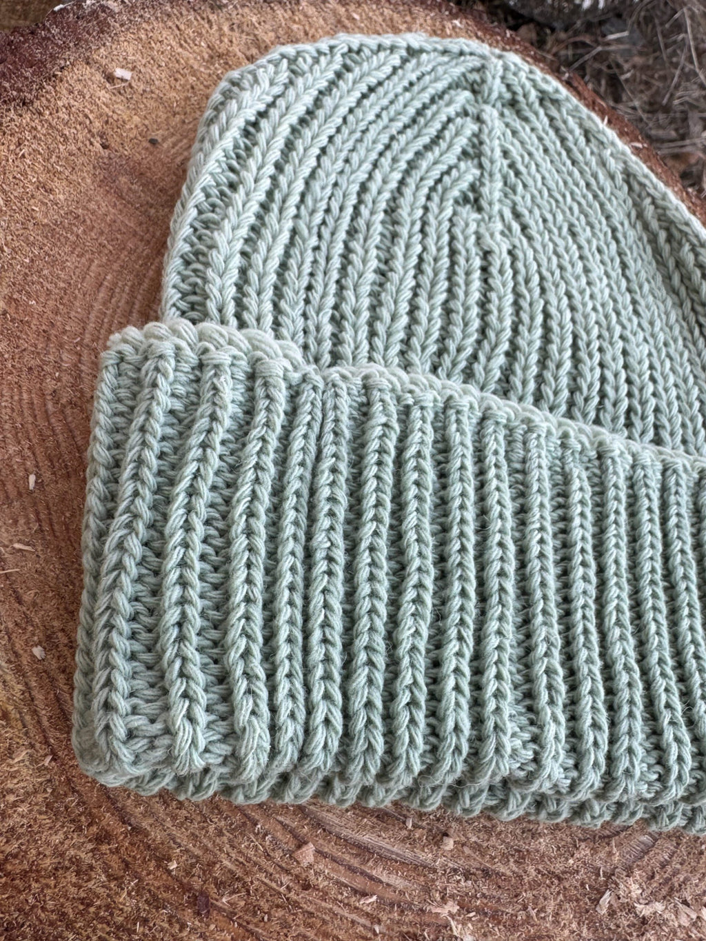 Berretto in lana naturale VERDE (colorato con tinture vegetali)